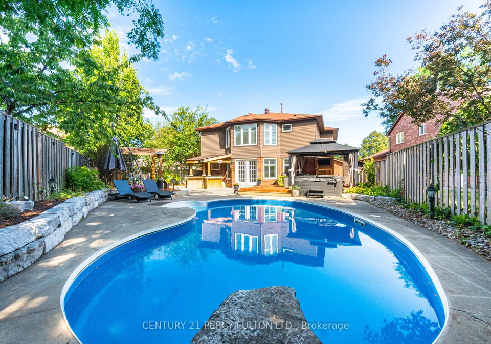 718-pebble-court-pickering-ontario-e12353205