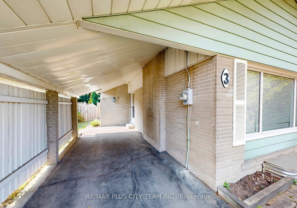 3-penetang-crescent-scarborough-ontario-e12354181