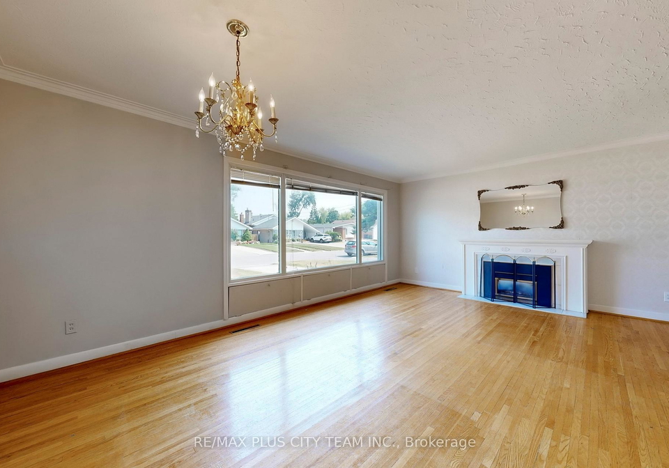 3-penetang-crescent-scarborough-ontario-e12354181