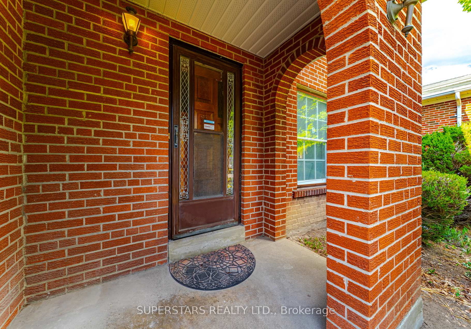 19-knockbolt-crescent-scarborough-ontario-e12354443