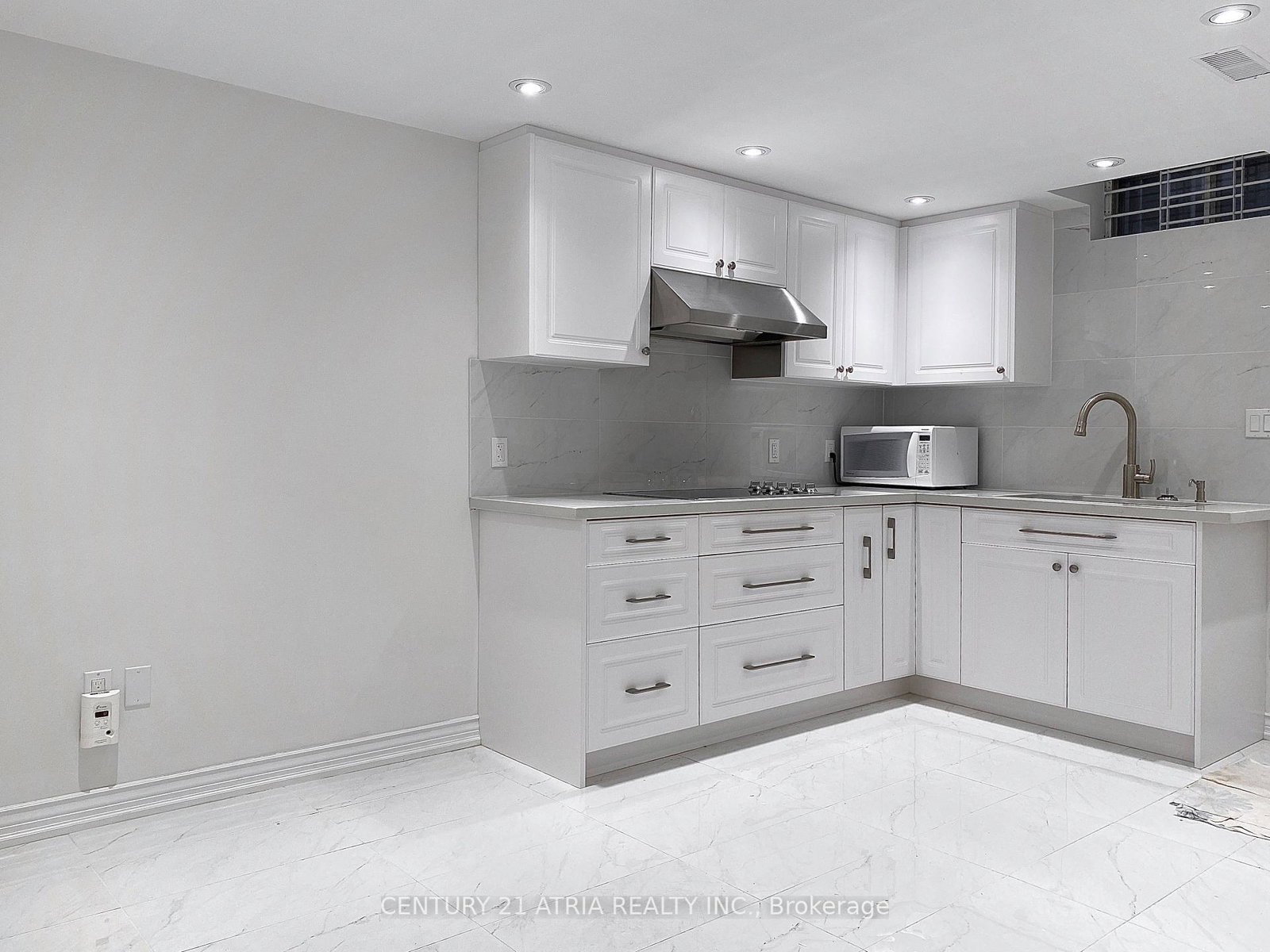 40-alanbull-square-scarborough-ontario-e12355055