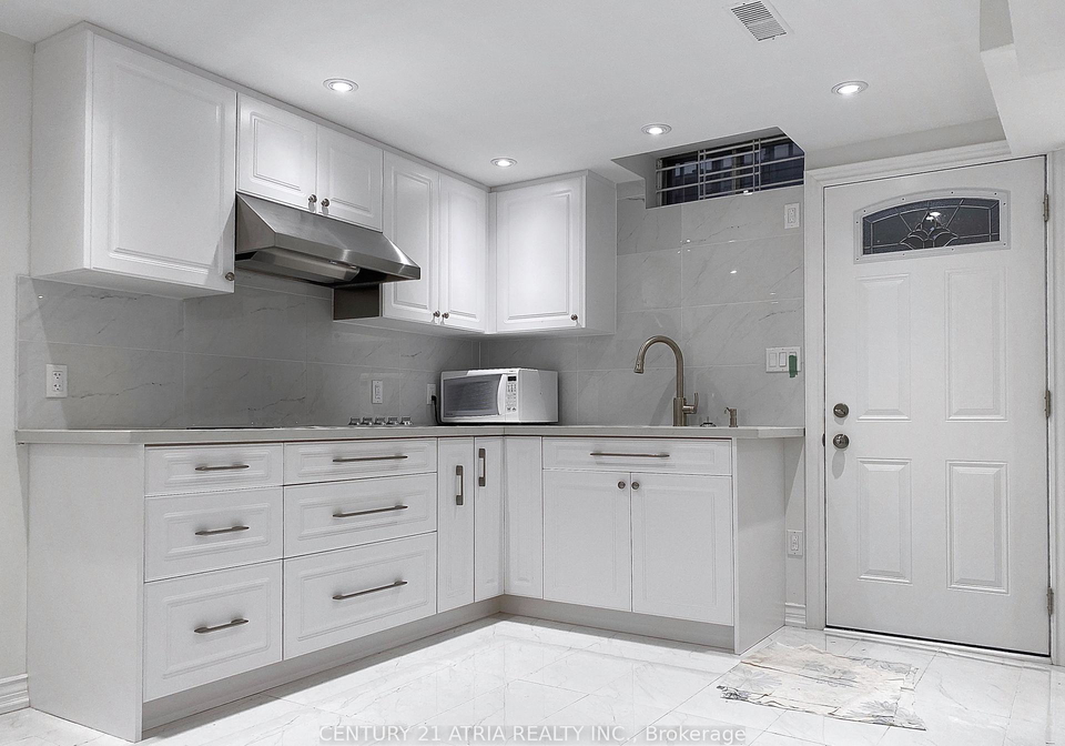 40-alanbull-square-scarborough-ontario-e12355055