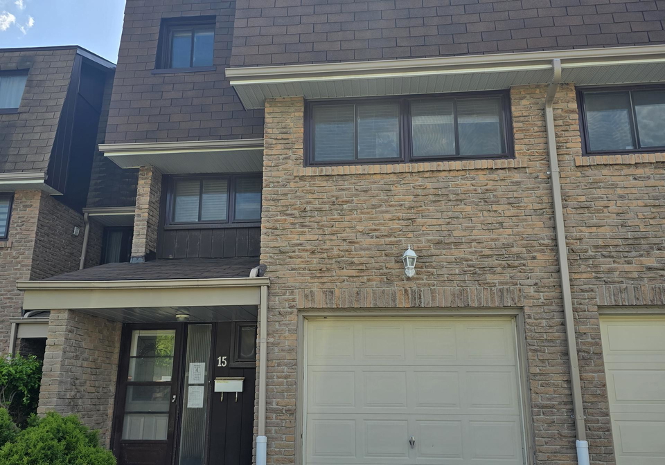 1958-rosefield-road-pickering-ontario-e12355879