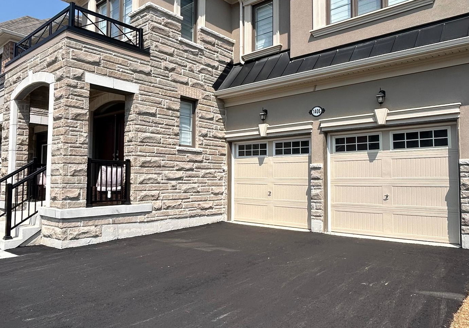 1406-mockingbird-square-pickering-ontario-e12356160