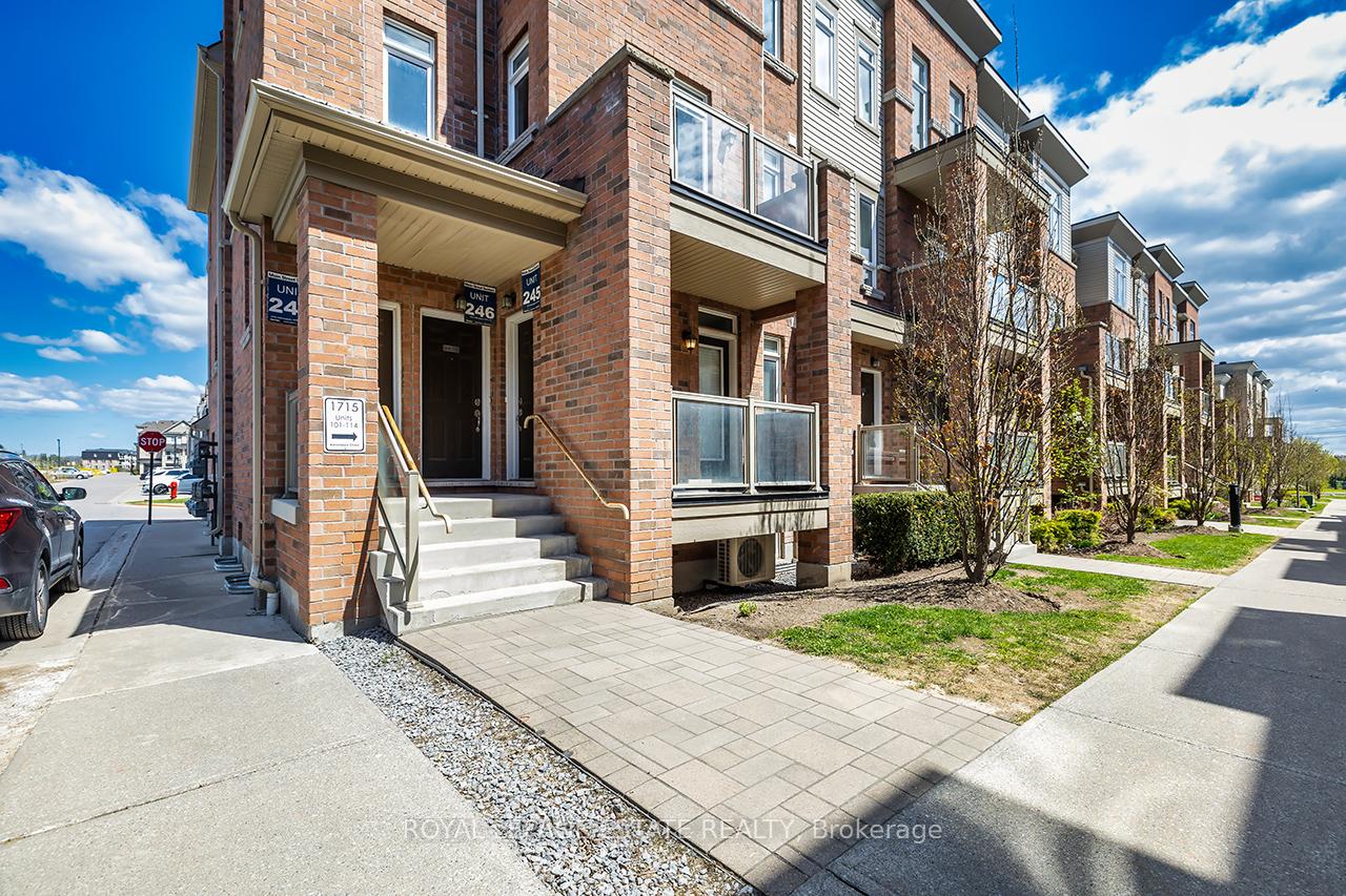1715-adirondack-chase-pickering-ontario-e12357185
