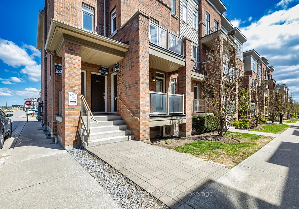 1715-adirondack-chase-pickering-ontario-e12357185