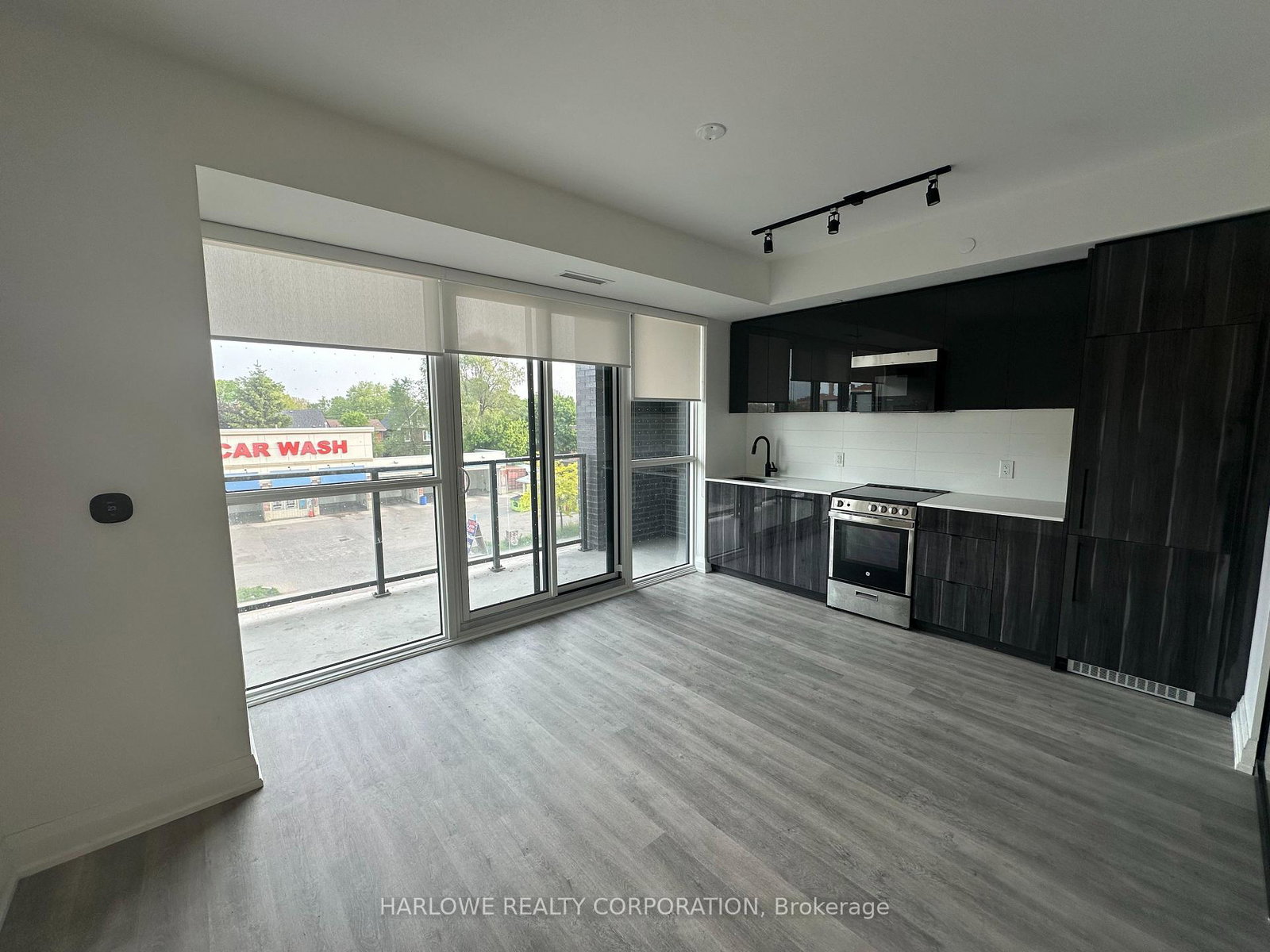 2369-danforth-avenue-toronto-ontario-e12357442