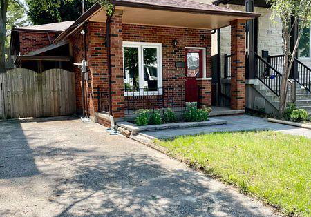 216-glebemount-avenue-east-york-ontario-e12358392