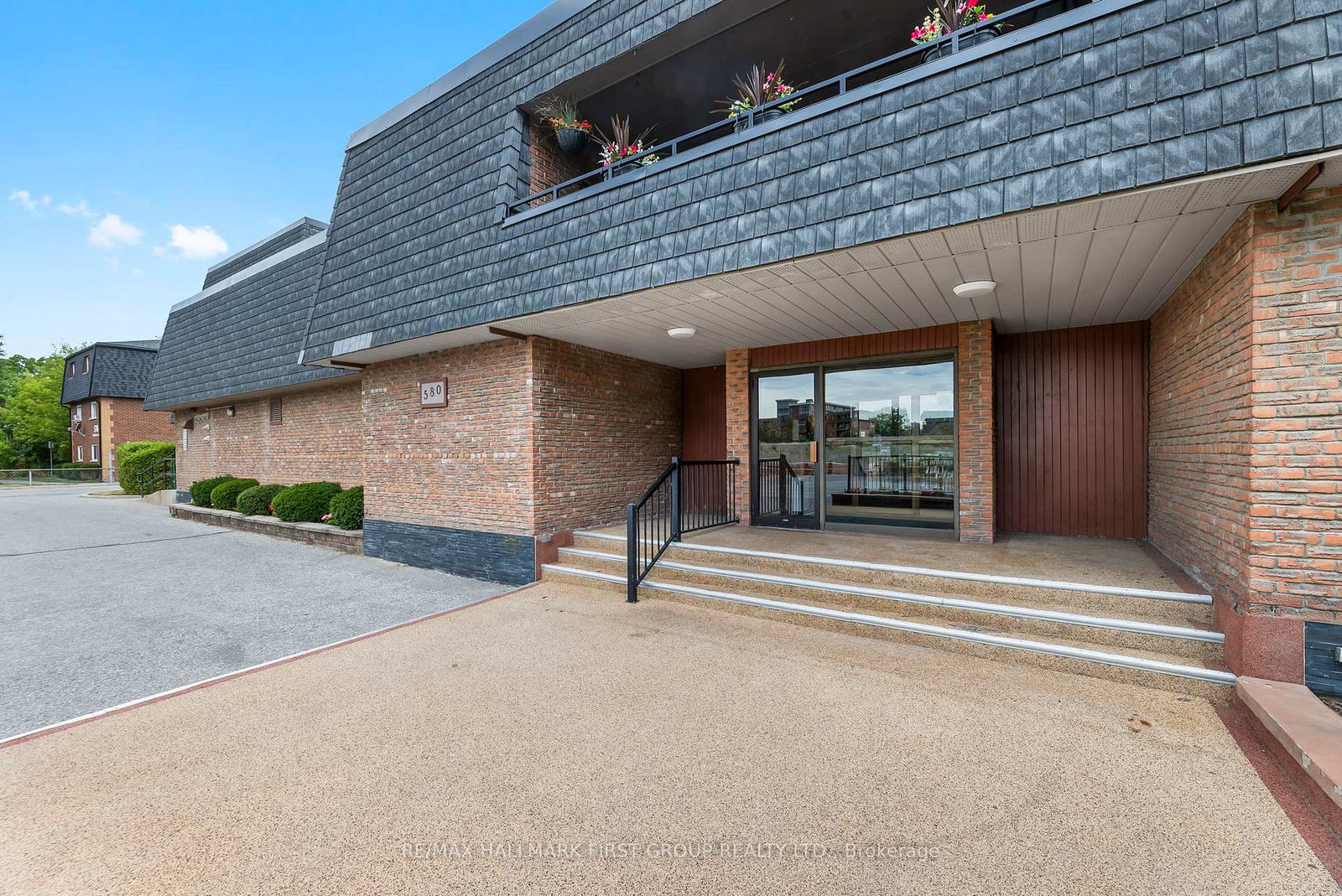 580-mary-street-e-whitby-ontario-e12358563