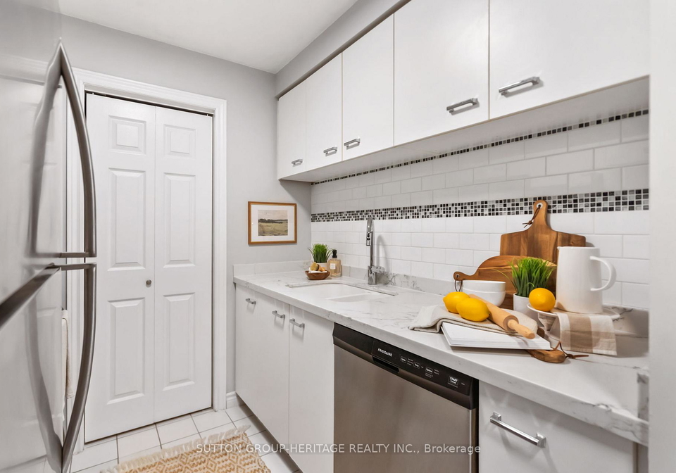 193-lakedriveway-w-ajax-ontario-e12359221