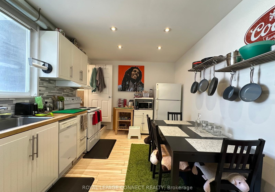 3-pape-avenue-toronto-ontario-e12359898