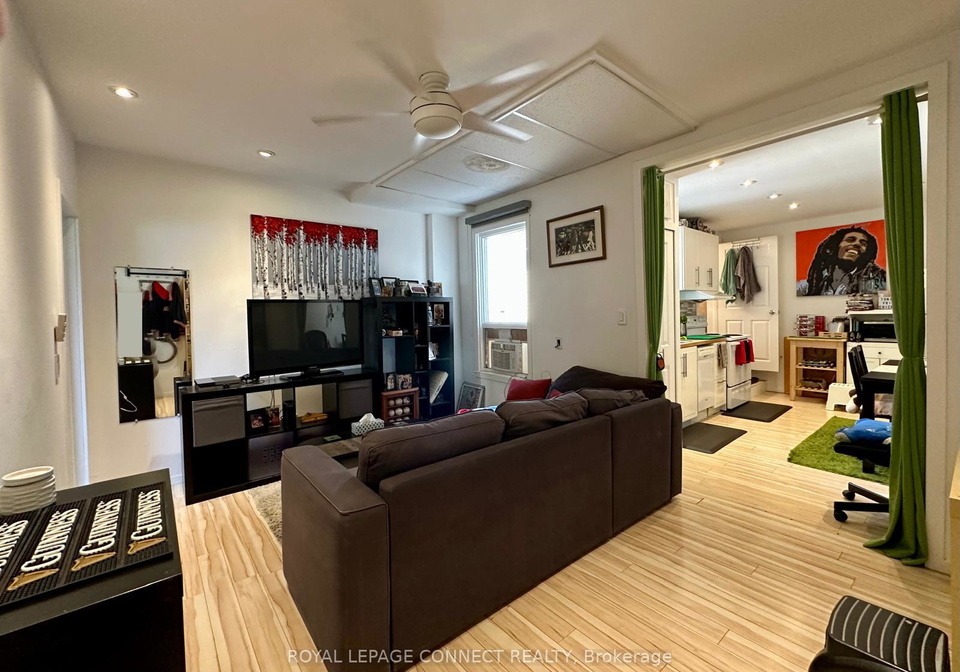 3-pape-avenue-toronto-ontario-e12359898