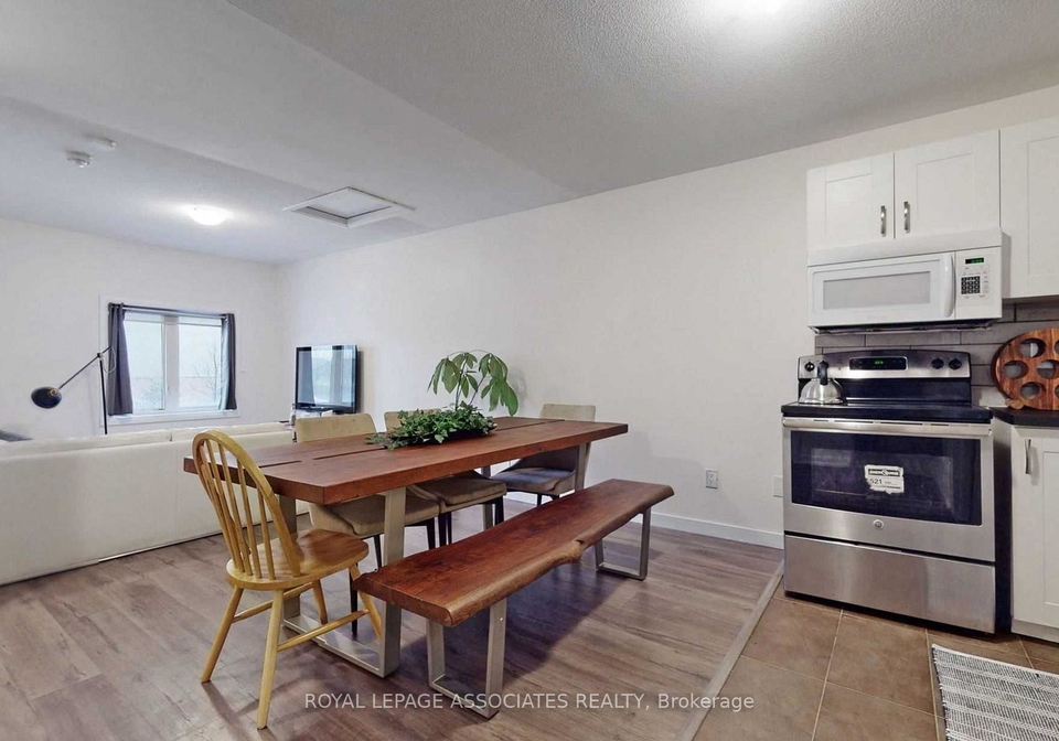 8-longshore-way-whitby-ontario-e12359991