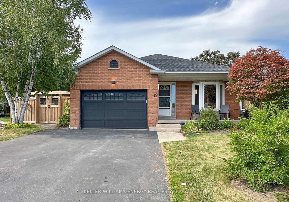 19-stephen-avenue-clarington-ontario-e12360673