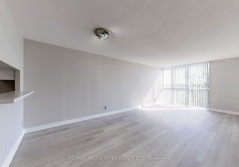 1665-parkway-pickering-ontario-e12360695