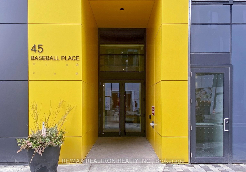45-baseball-place-toronto-ontario-e12361053