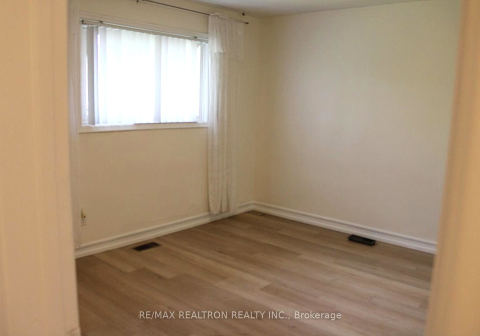 25-mid-pines-road-scarborough-ontario-e12361530