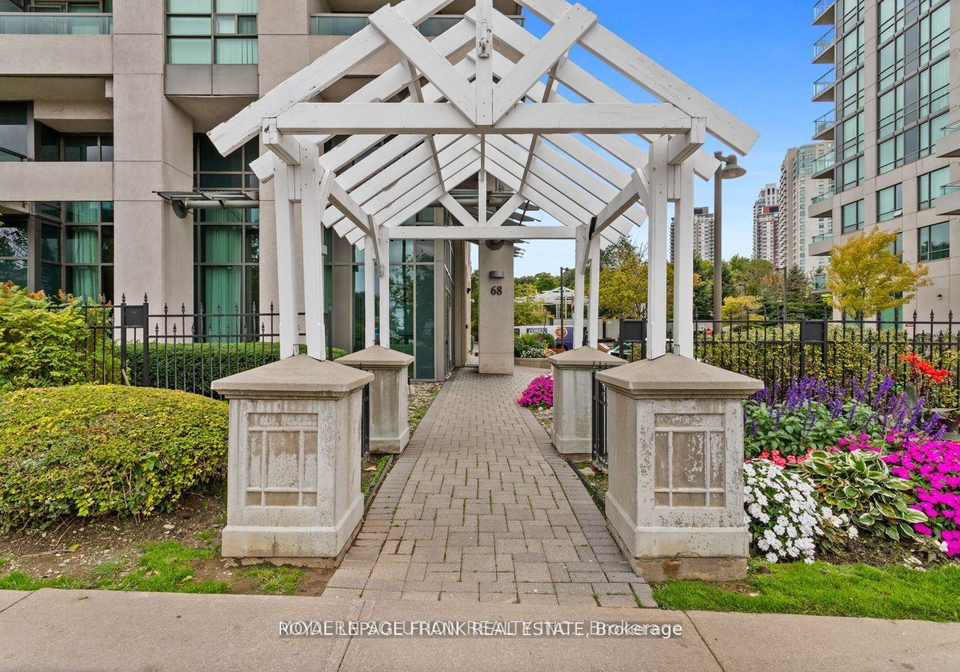 68-grangeway-avenue-scarborough-ontario-e12362245