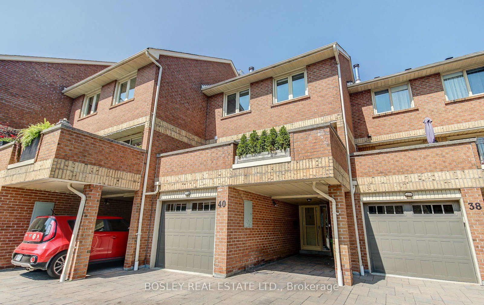 40-rodeo-pathway-scarborough-ontario-e12362612