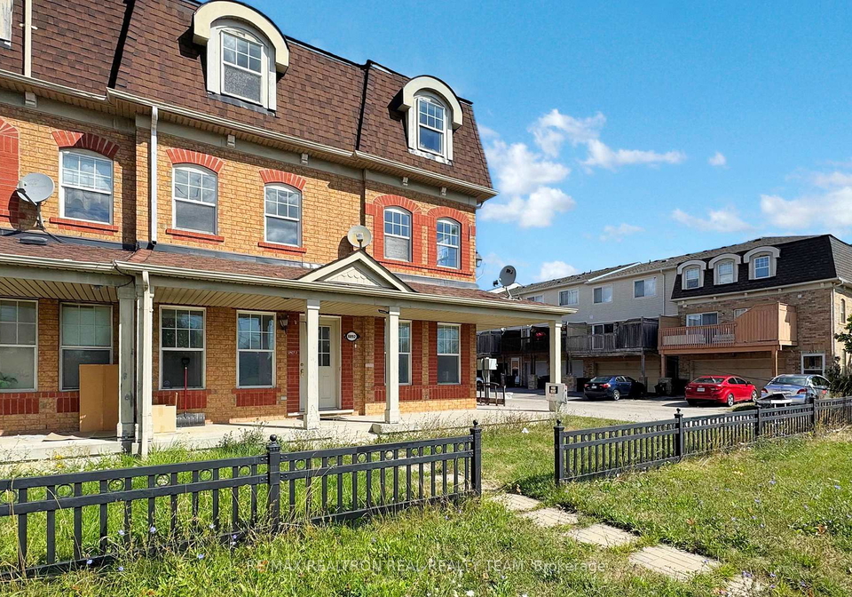 8892-sheppard-avenue-e-scarborough-ontario-e12363436