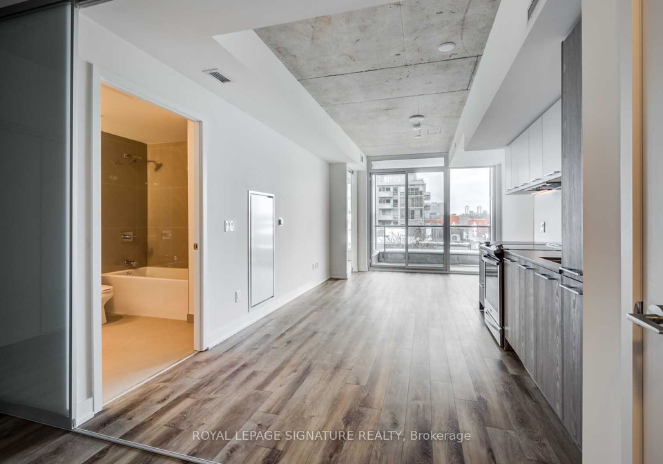 30-baseball-place-toronto-ontario-e12363620