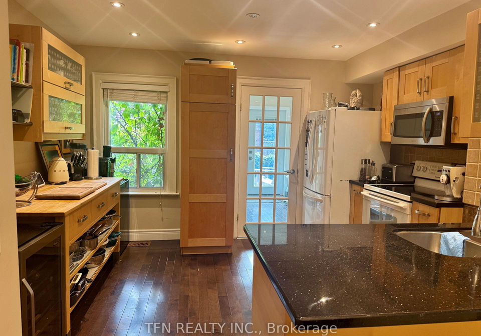 437-mortimer-avenue-east-york-ontario-e12364551