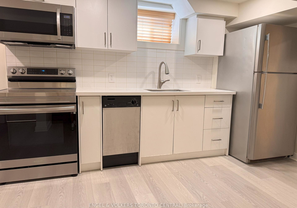 6-westview-boulevard-east-york-ontario-e12365129