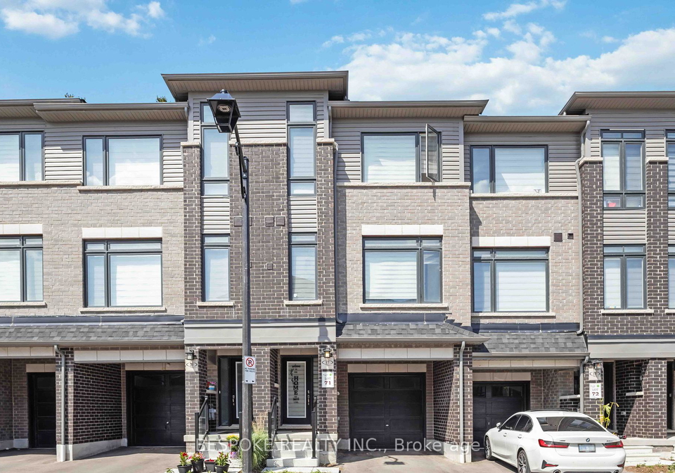 17-esquire-way-whitby-ontario-e12365725