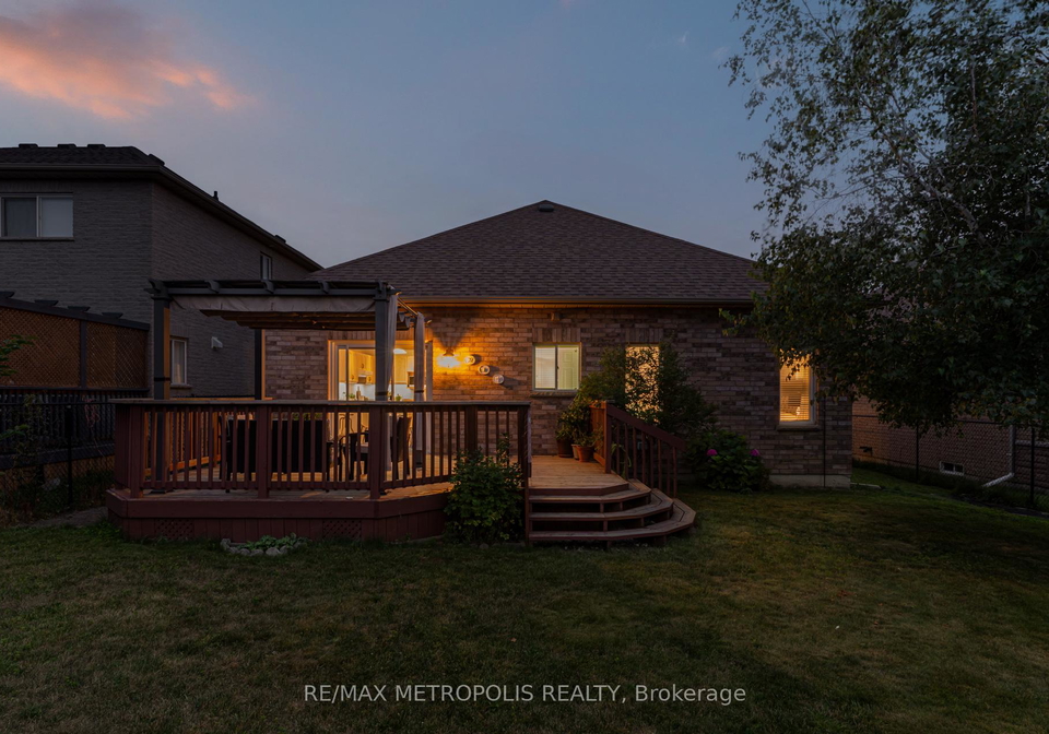 564-blackwood-boulevard-oshawa-ontario-e12366326