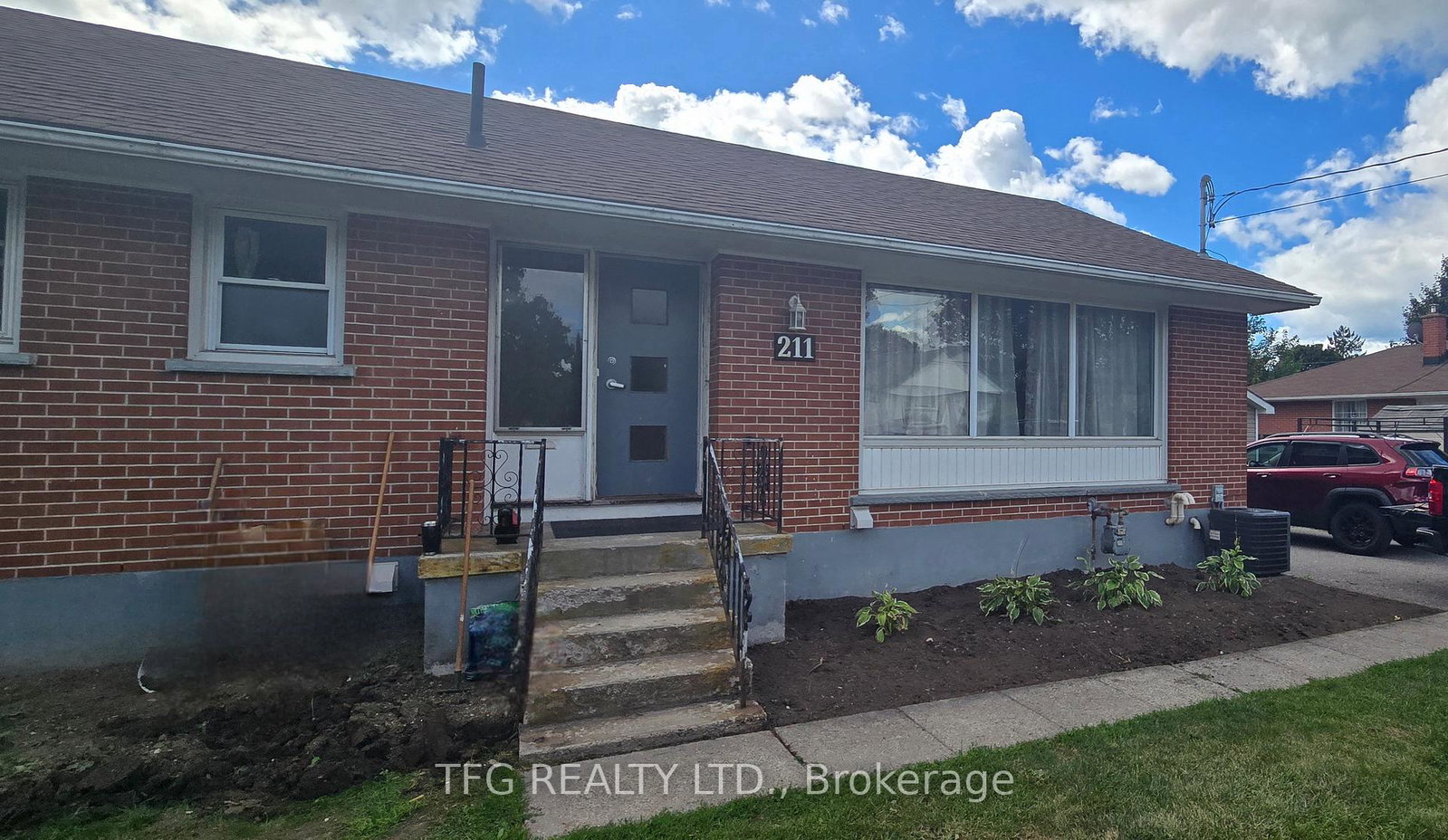 211-st-peter-street-whitby-ontario-e12366711