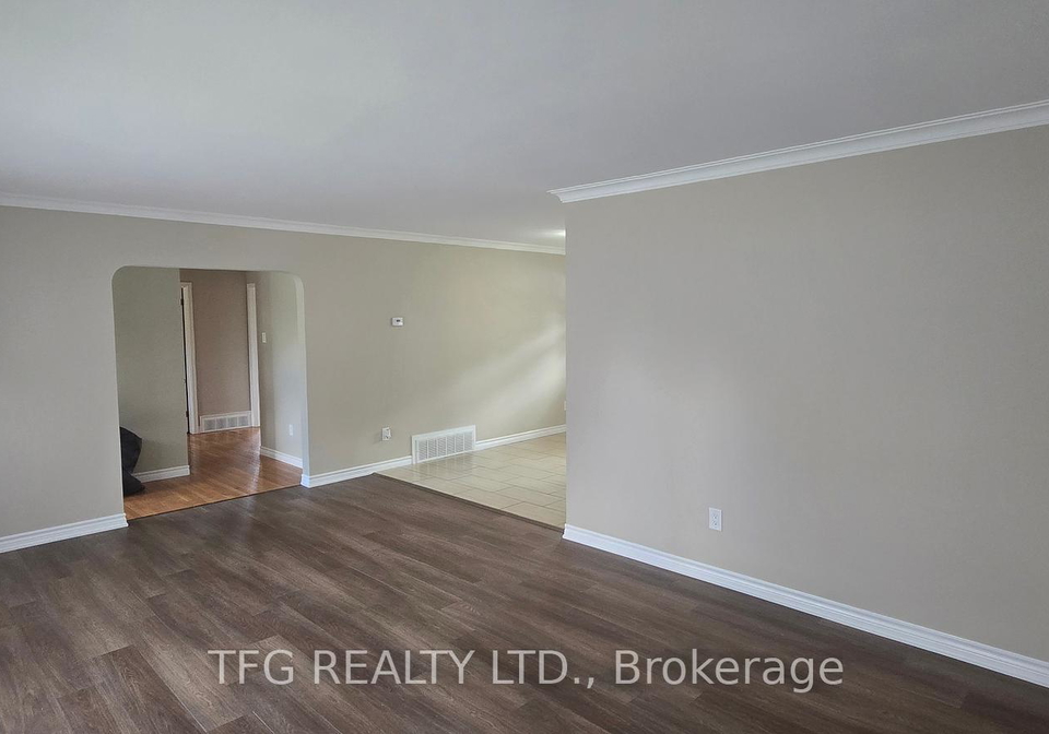 211-st-peter-street-whitby-ontario-e12366711