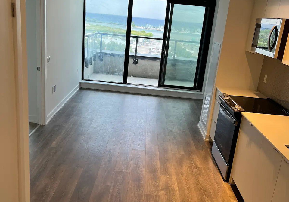 1606-charles-street-whitby-ontario-e12366833