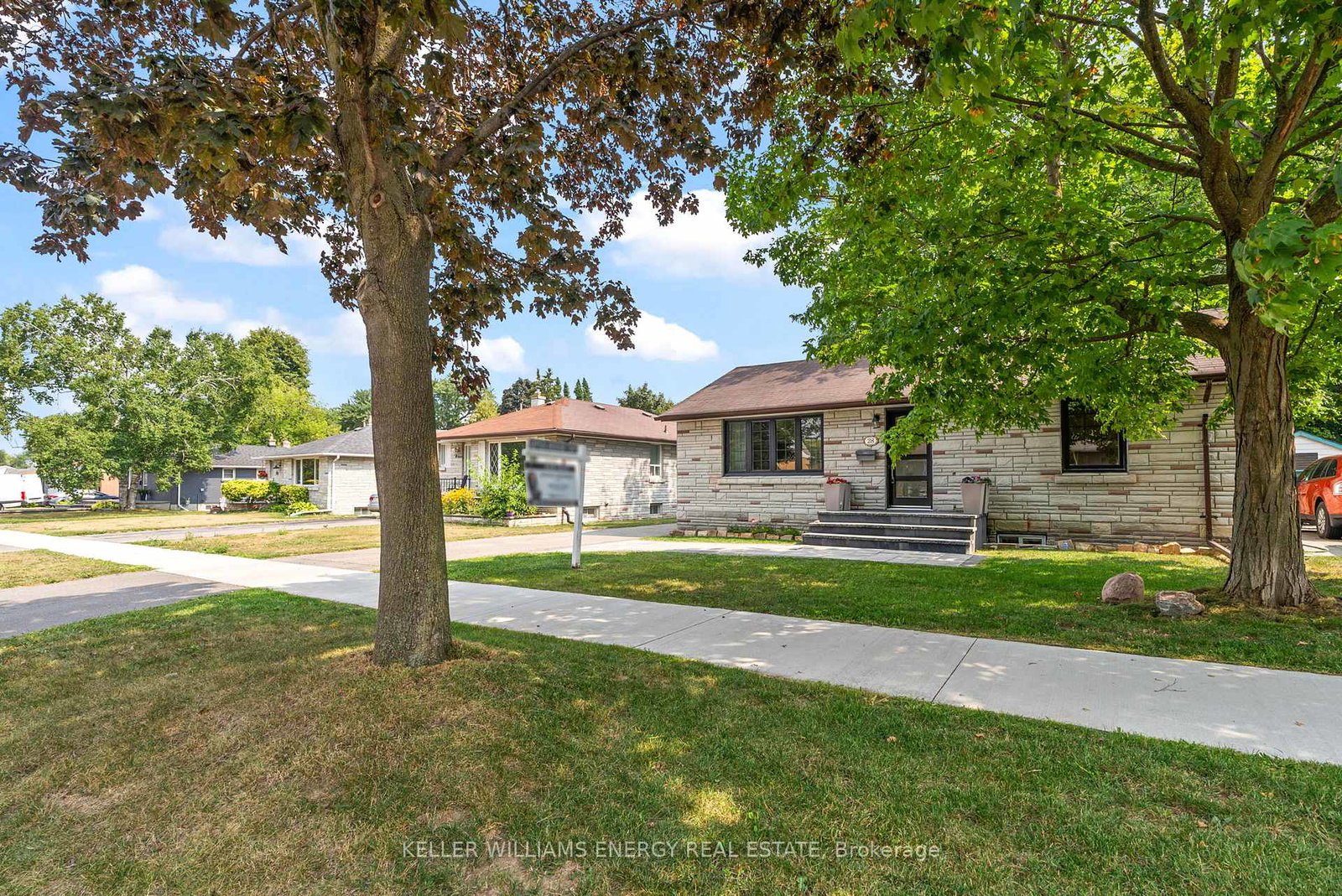 28-admiral-road-ajax-ontario-e12367224