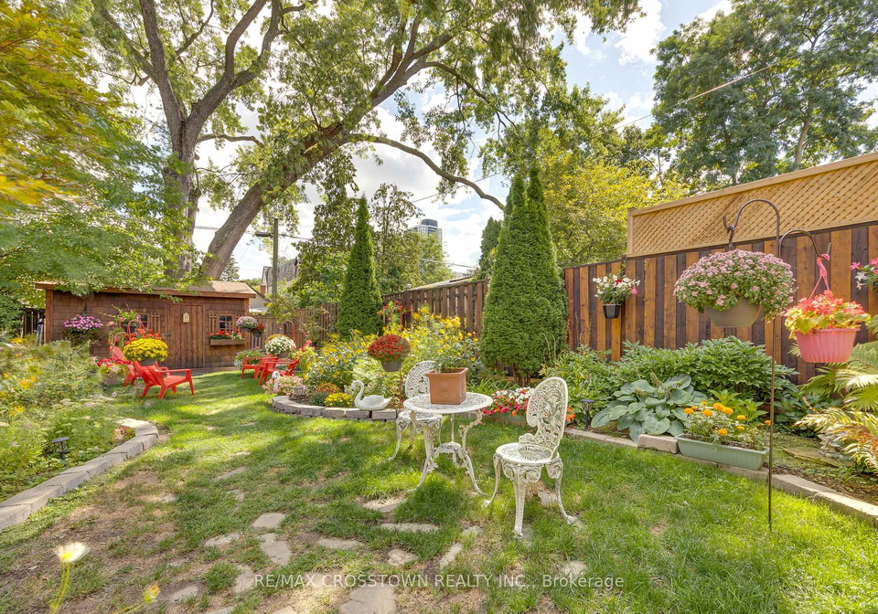 311-chisholm-avenue-east-york-ontario-e12369351
