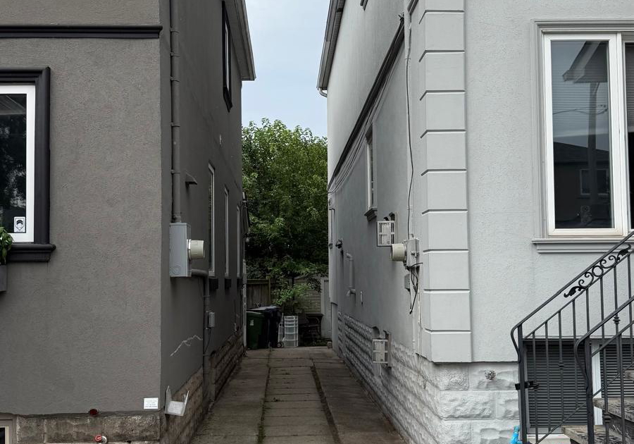 64-leroy-avenue-east-york-ontario-e12369397