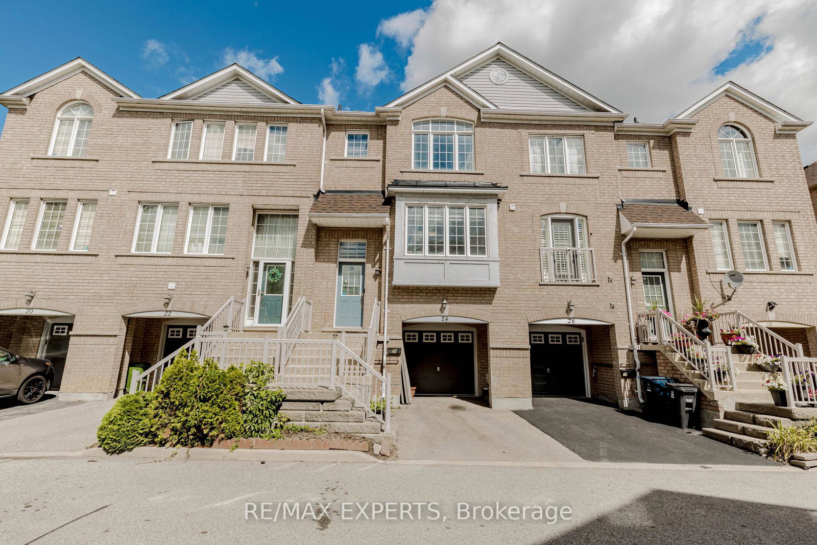 24-ignatius-lane-scarborough-ontario-e12369696