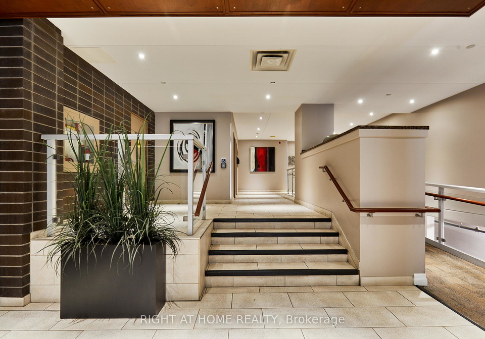 44-bond-street-w-oshawa-ontario-e12370278