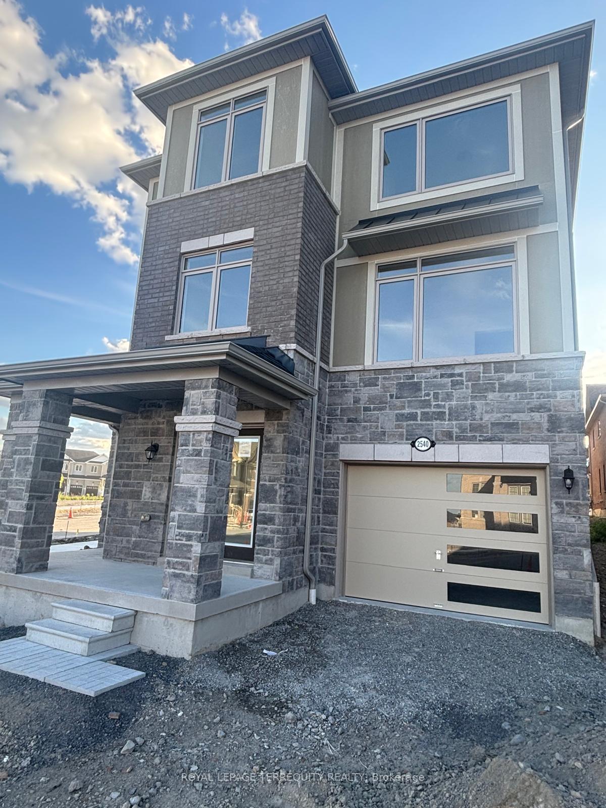 2540-hibiscus-drive-e-pickering-ontario-e12371306