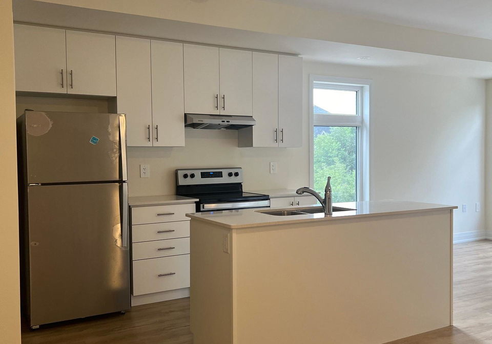 755-omega-drive-pickering-ontario-e12371783