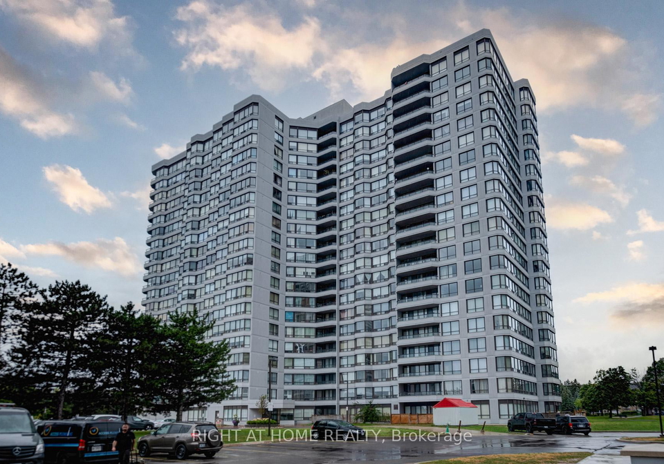 330-alton-towers-circle-scarborough-ontario-e12372019