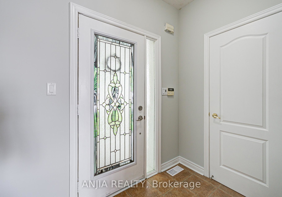 100-charest-place-whitby-ontario-e12372767