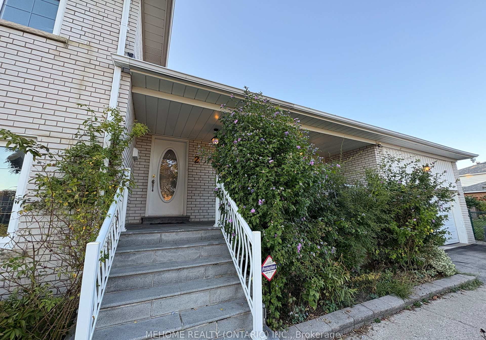 2-corton-gate-scarborough-ontario-e12372949