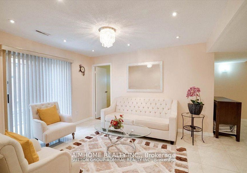 39-keyworth-trground-floor-trail-scarborough-ontario-e12373010