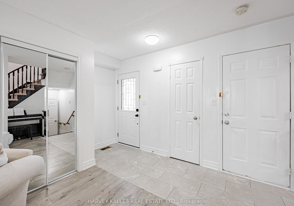 10-hibbard-dr-street-ajax-ontario-e12373329