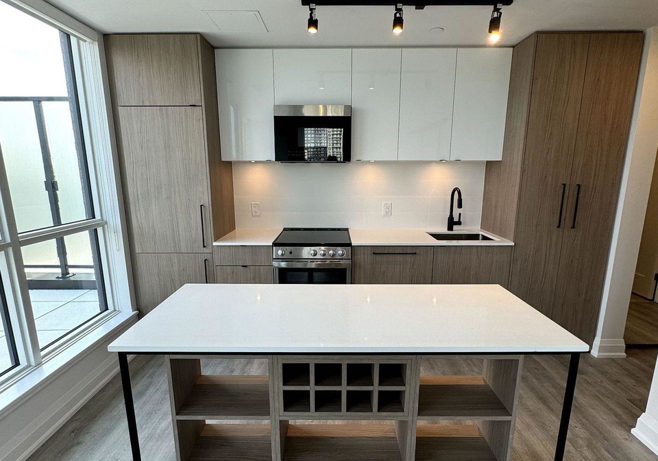 2369-danforth-avenue-toronto-ontario-e12373912