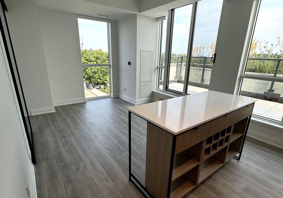2369-danforth-avenue-toronto-ontario-e12373912