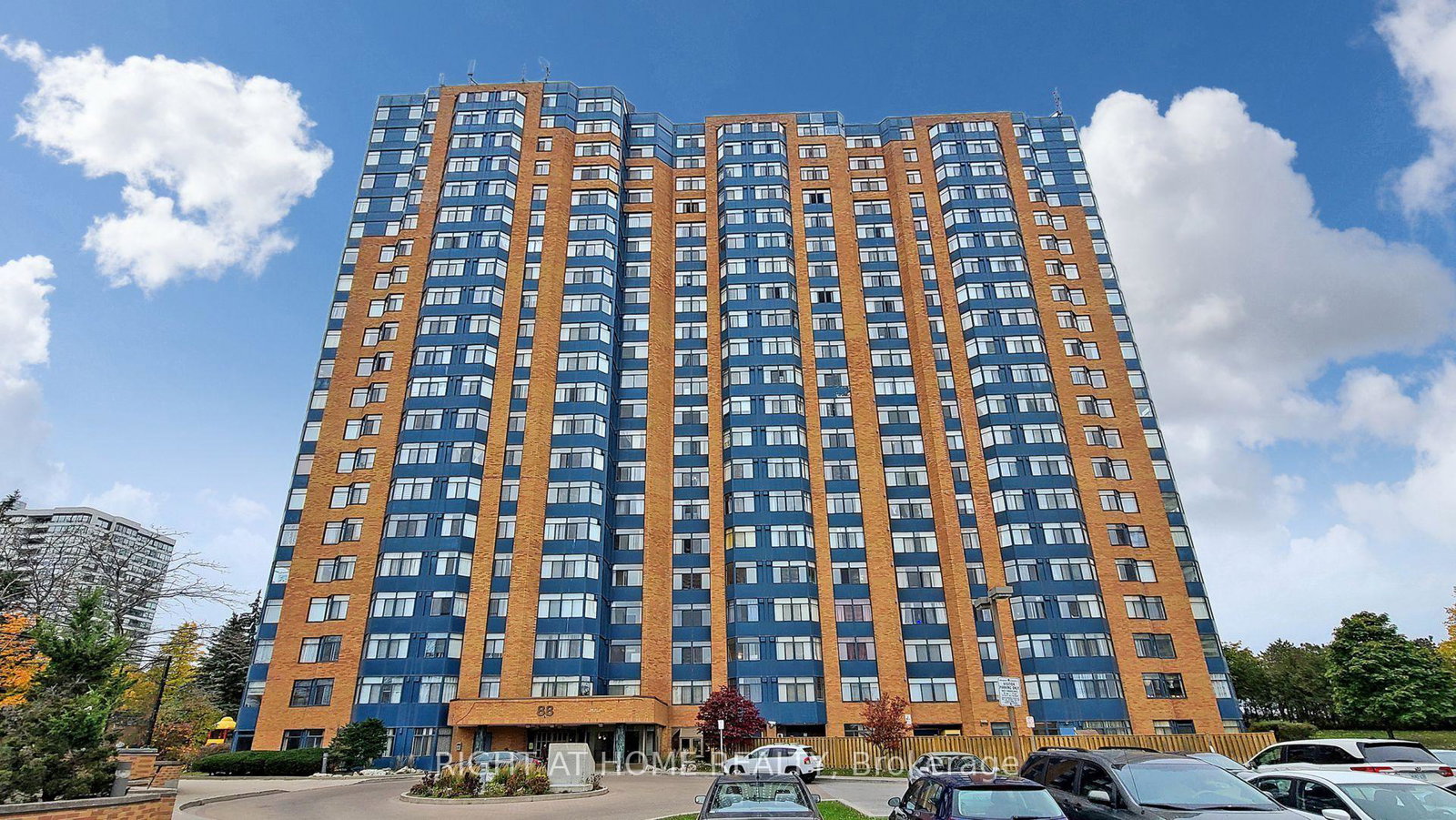 88-alton-towers-circle-scarborough-ontario-e12374111