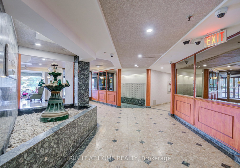 88-alton-towers-circle-scarborough-ontario-e12374111
