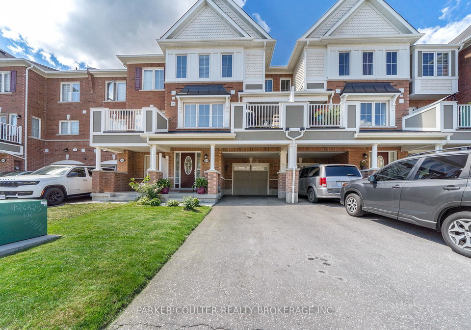2479-fall-harvest-crescent-pickering-ontario-e12374130