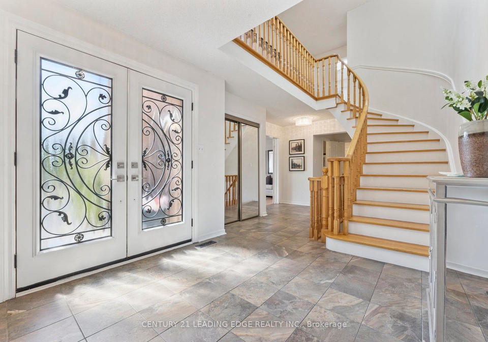 25-strawberry-hills-drive-scarborough-ontario-e12374318